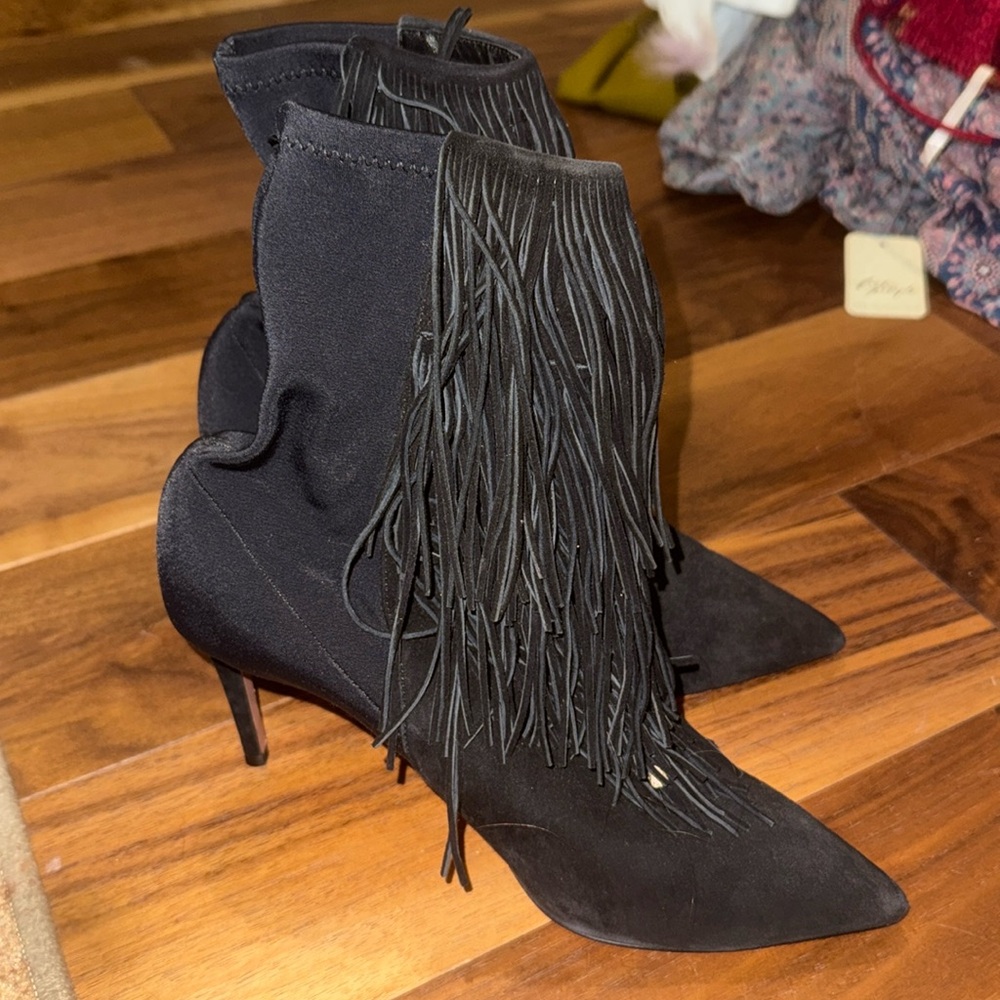 AQUAZZURA black frilly heels barely worn